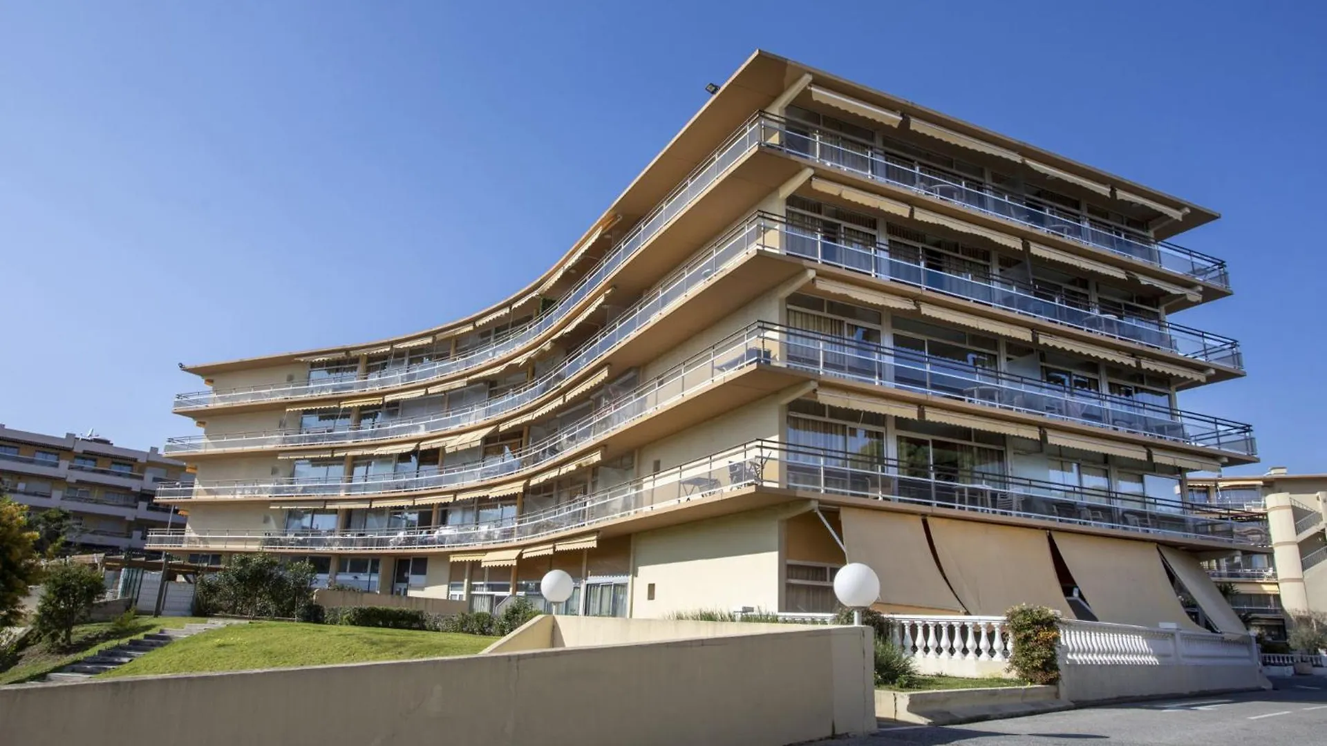 Apartment Heliotel Marine-2 By Interhome Saint-Laurent-du-Var France